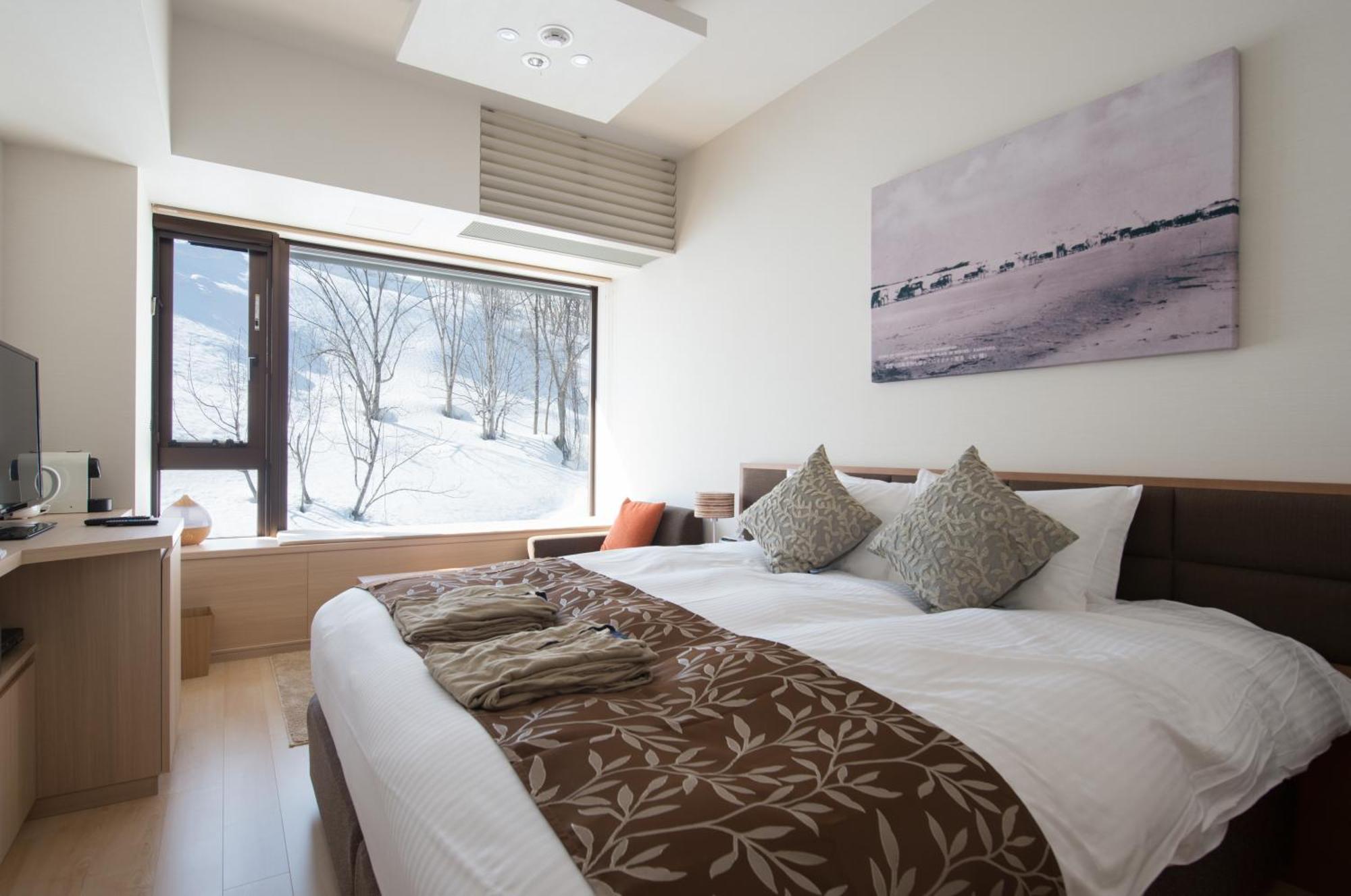 Double or Twin Hotel Room - Resort Side,1693298400:JPEG